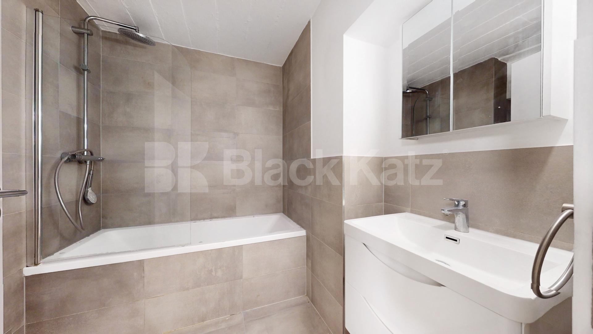  beautifully refurbished live/work one-bedroom apartment, Springfield House lofts - Tyssen Street, Dalston